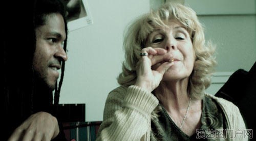 电影母亲与香烟演员表
